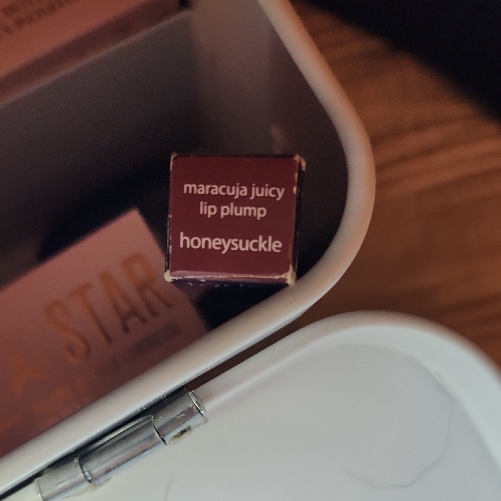 Tarte Maracuja Juicy Lip Plump in Soft Pink - Picture 2 of 3